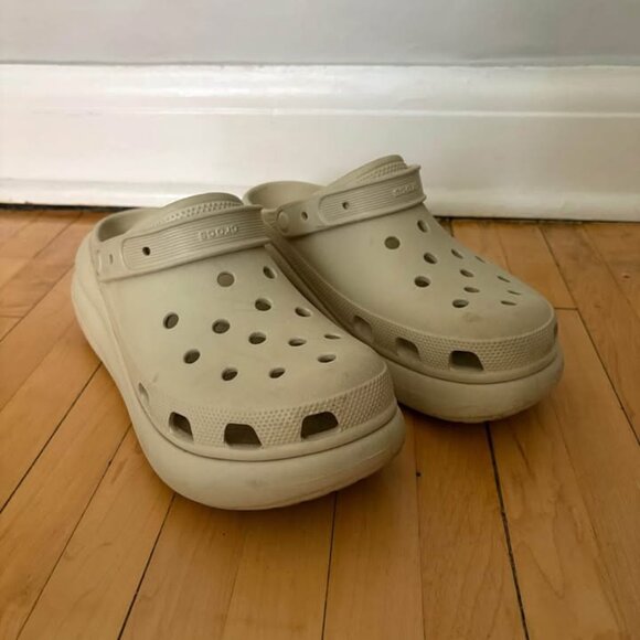 SOLD // Men’s Platform Beige Crocs - Picture 3 of 6